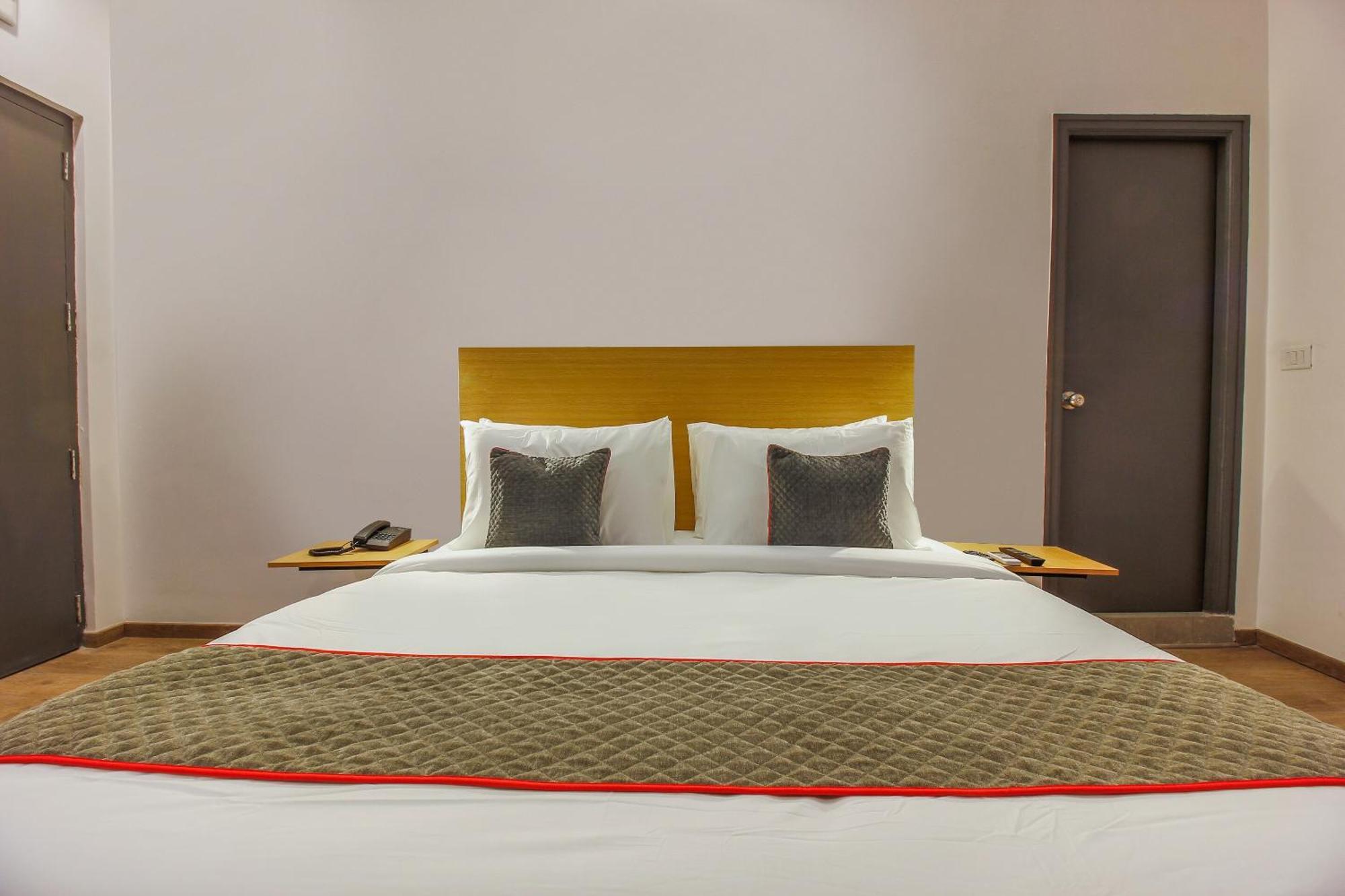 Townhouse White Ridge Shivam Road Hotel Lālāguda Buitenkant foto
