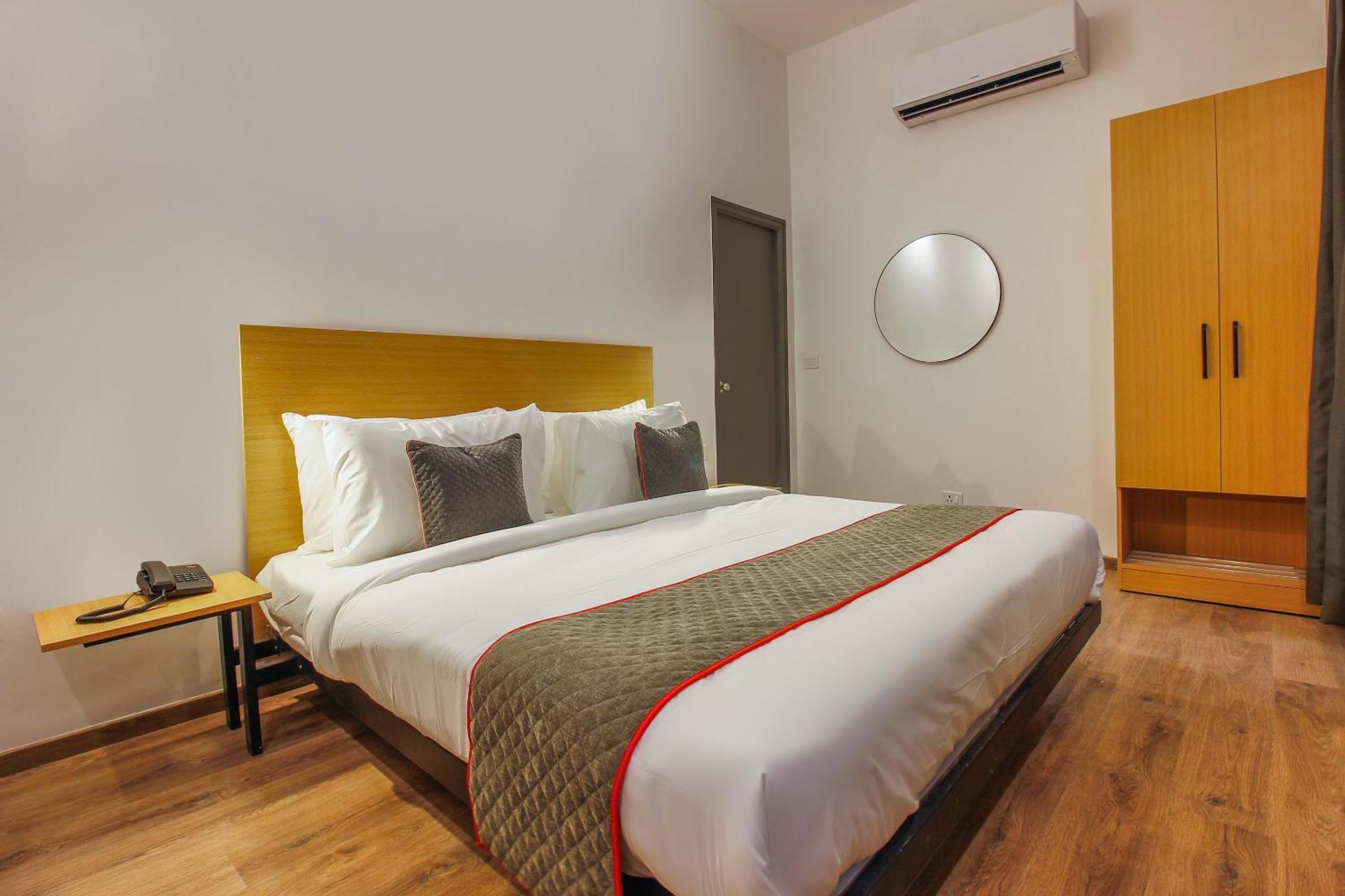 Townhouse White Ridge Shivam Road Hotel Lālāguda Buitenkant foto